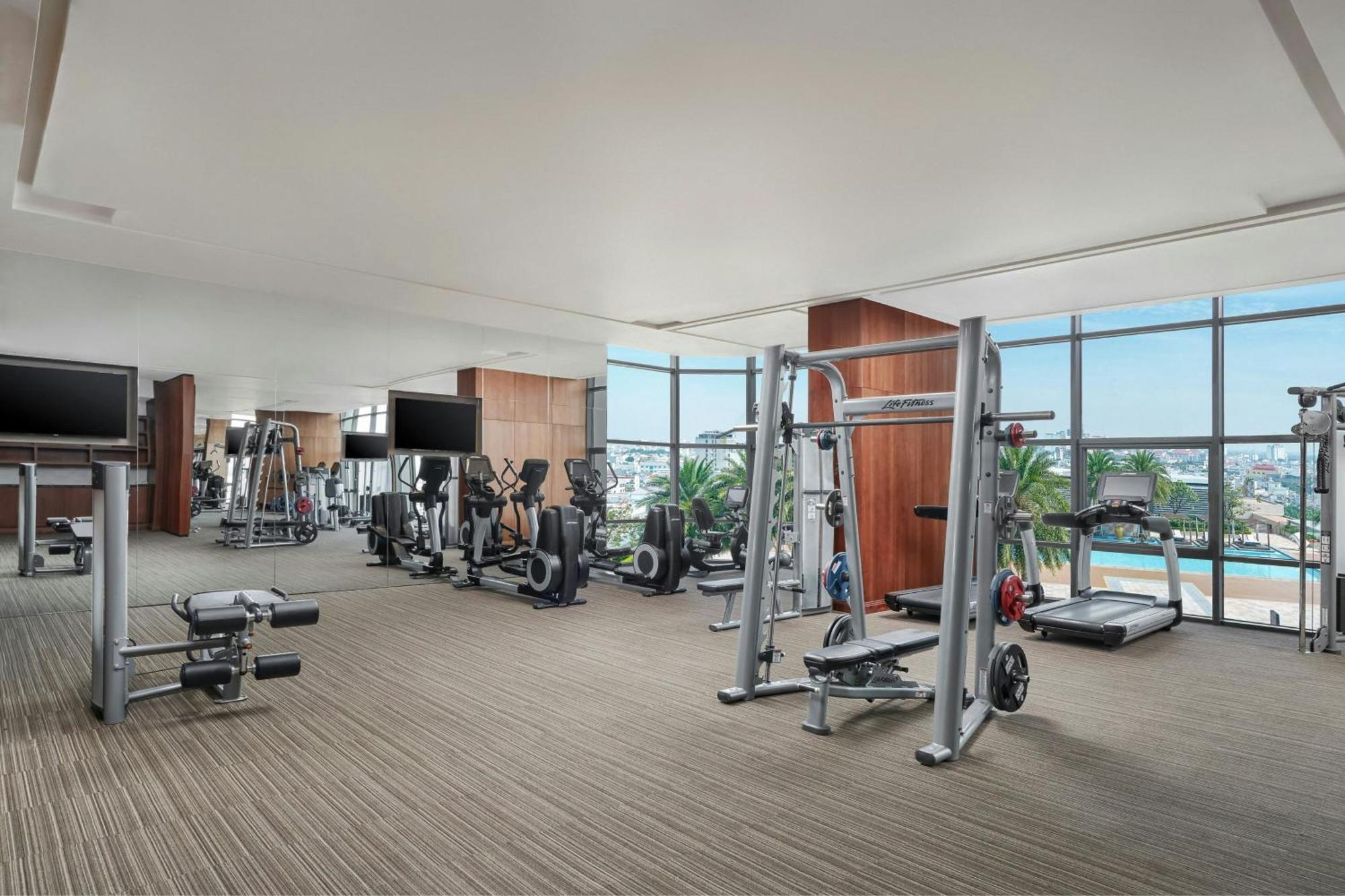 Sheraton Can Tho Exteriér fotografie The gym at the hotel